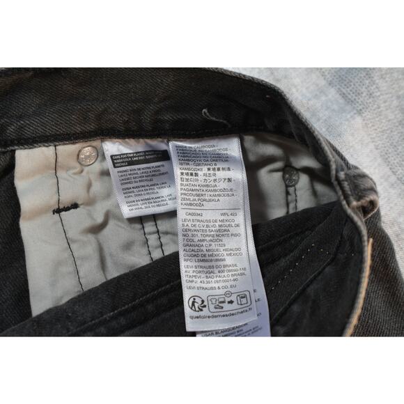 Levi's 501 Original Fit high-rise denim shorts - Picture 4 of 7